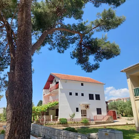 Apartment Apartman Sucuraj